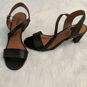 Kitten Heel